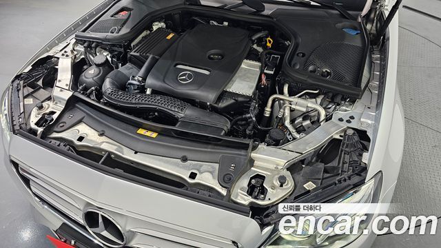 Mercedes-Benz E-Class E300 4MATIC AMG Line