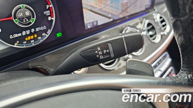 Mercedes-Benz E-Class E300 4MATIC AMG Line