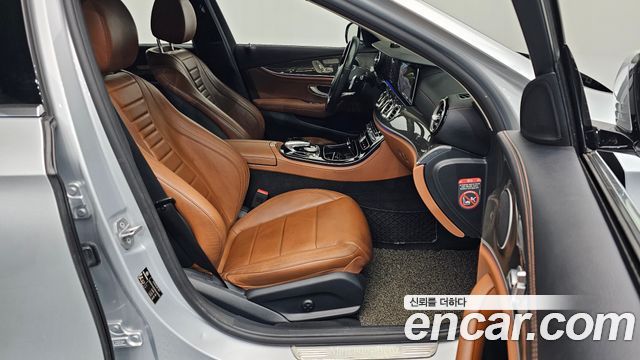 Mercedes-Benz E-Class E300 4MATIC AMG Line