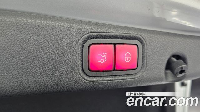 Mercedes-Benz E-Class E300 4MATIC AMG Line