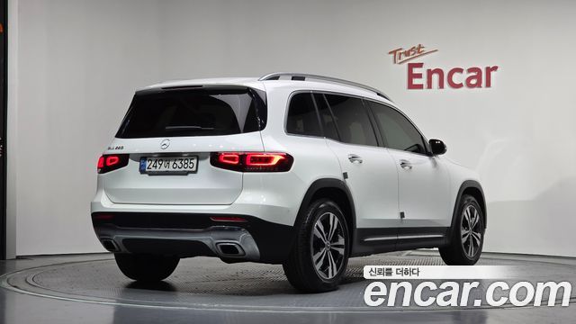 Mercedes-Benz GLB-Class GLB220
