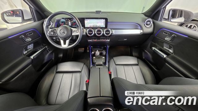 Mercedes-Benz GLB-Class GLB220