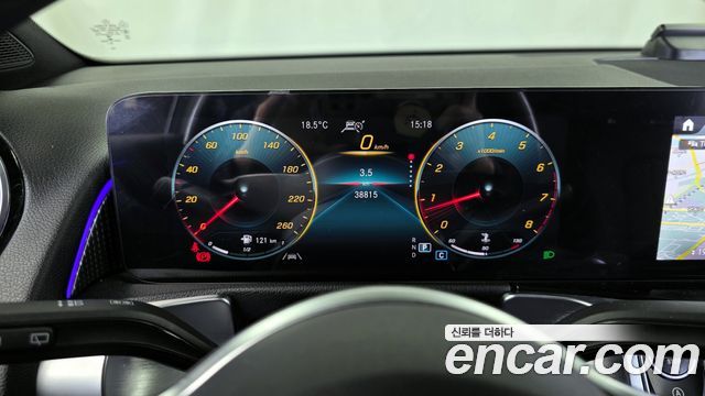 Mercedes-Benz GLB-Class GLB220