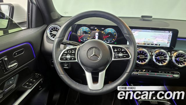 Mercedes-Benz GLB-Class GLB220