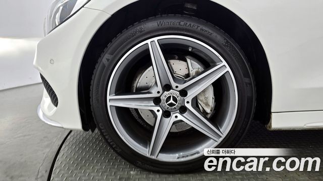 Mercedes-Benz C-Class C200 4MATIC AMG Line