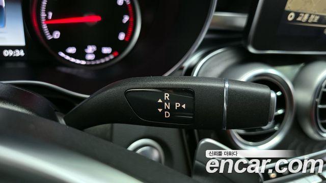 Mercedes-Benz C-Class C200 4MATIC AMG Line
