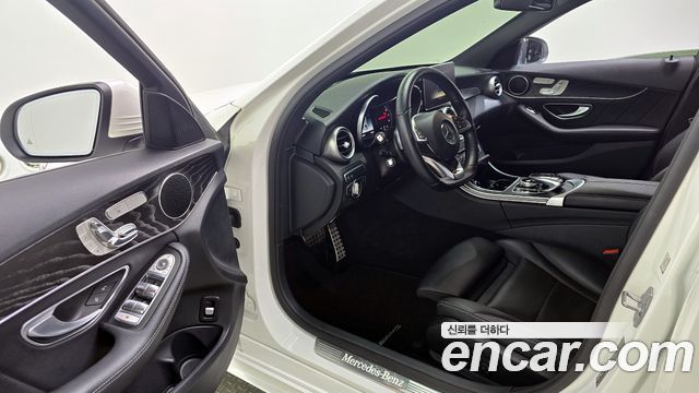 Mercedes-Benz C-Class C200 4MATIC AMG Line