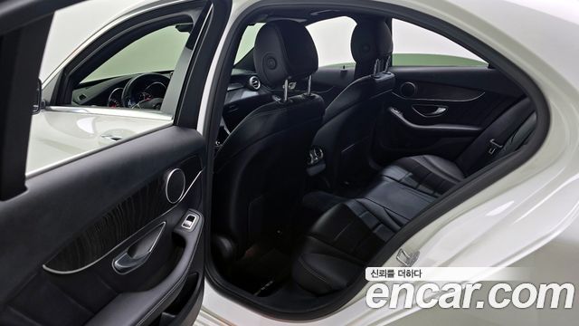 Mercedes-Benz C-Class C200 4MATIC AMG Line