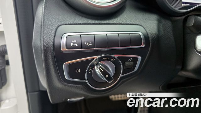 Mercedes-Benz C-Class C200 4MATIC AMG Line