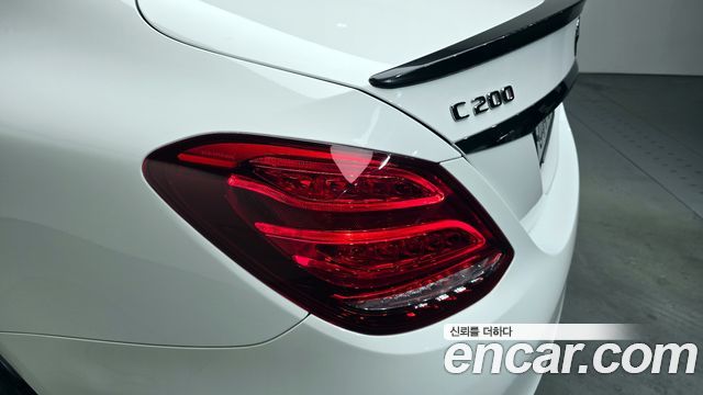 Mercedes-Benz C-Class C200 4MATIC AMG Line