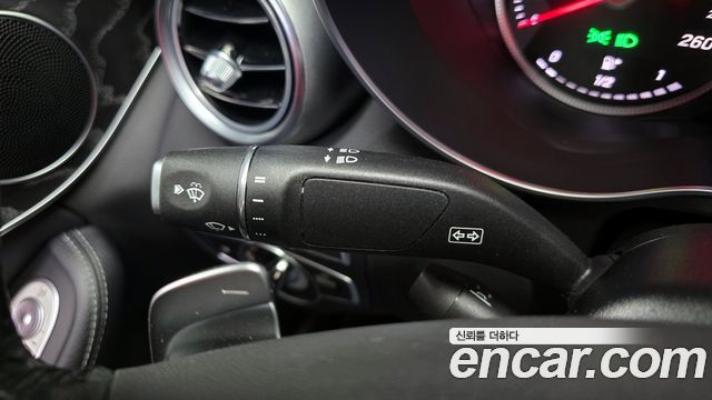 Mercedes-Benz C-Class C200 4MATIC AMG Line