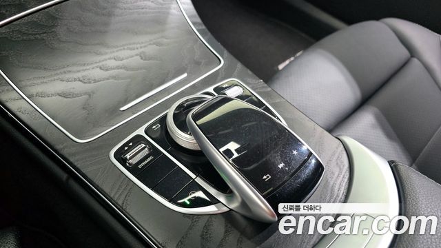 Mercedes-Benz C-Class C200 4MATIC AMG Line