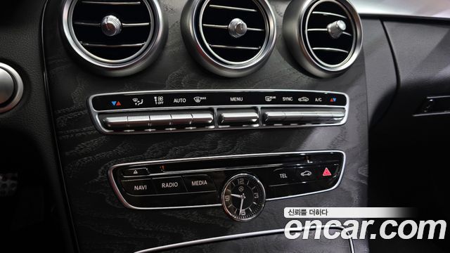 Mercedes-Benz C-Class C200 4MATIC AMG Line