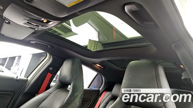 Mercedes-Benz GLA-Class GLA45 AMG 4MATIC