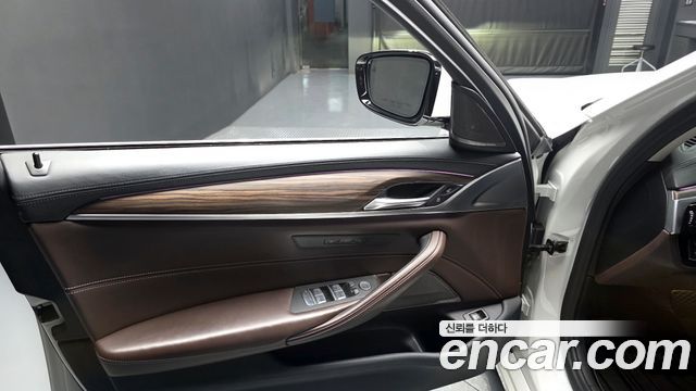 BMW 5-Series 520d Luxury Plus