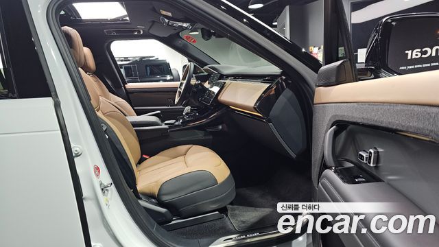 Land Rover Range Rover Sport P550E Dynamic HSE