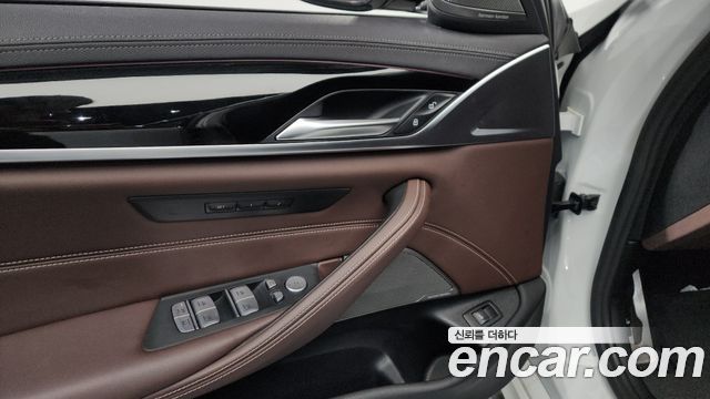 BMW 5-Series 530i M Sport Package