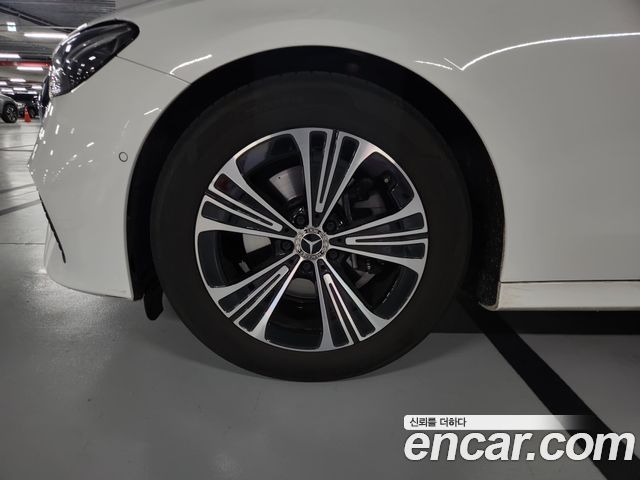 Mercedes-Benz E-Class E200 Avantgarde