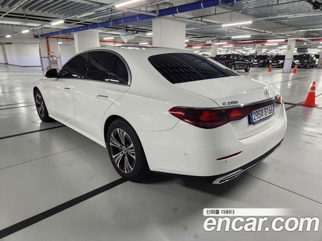 Mercedes-Benz E-Class E200 Avantgarde