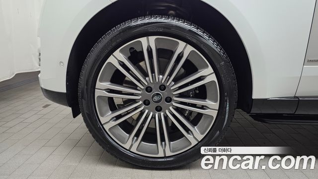 Land Rover Range Rover P530 Autobiography Long Wheel Base