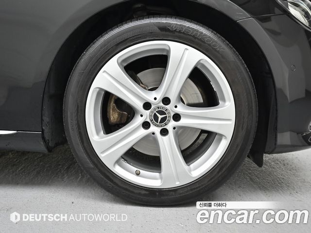 Mercedes-Benz E-Class E200 Avantgarde