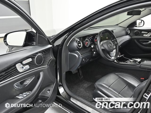 Mercedes-Benz E-Class E200 Avantgarde
