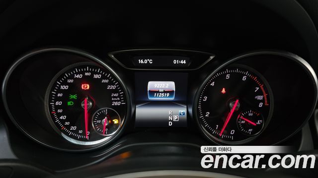 Mercedes-Benz GLA-Class GLA220 Premium