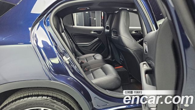 Mercedes-Benz GLA-Class GLA220 Premium