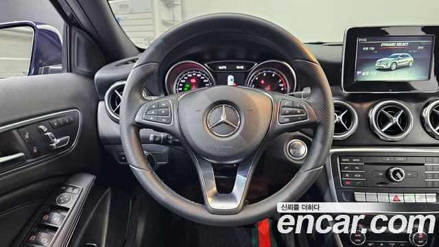 Mercedes-Benz GLA-Class GLA220 Premium