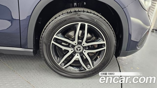 Mercedes-Benz GLA-Class GLA220 Premium