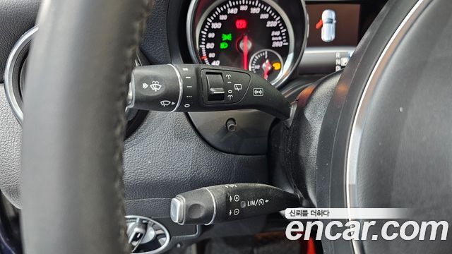 Mercedes-Benz GLA-Class GLA220 Premium