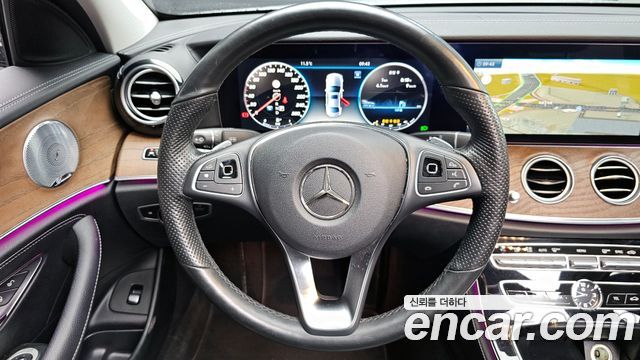 Mercedes-Benz E-Class E300 Exclusive