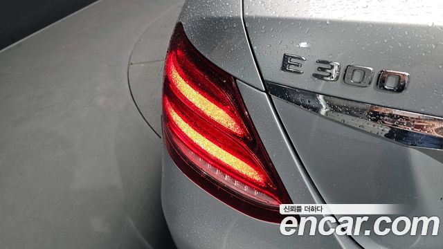 Mercedes-Benz E-Class E300 Exclusive