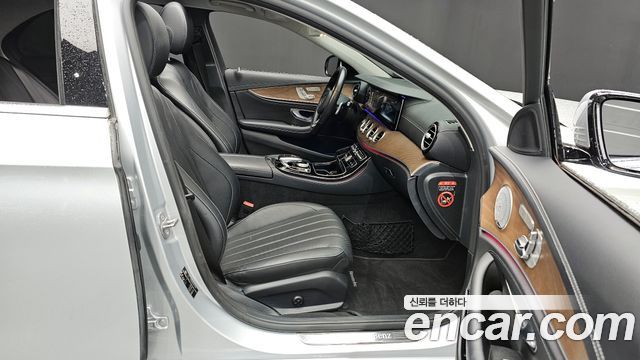 Mercedes-Benz E-Class E300 Exclusive