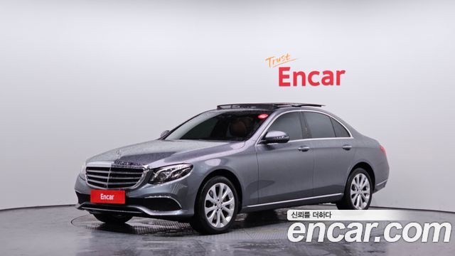 Mercedes-Benz E-Class E300 4MATIC Exclusive