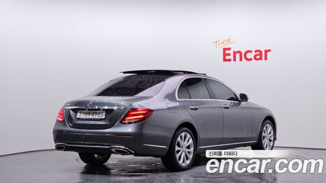 Mercedes-Benz E-Class E300 4MATIC Exclusive