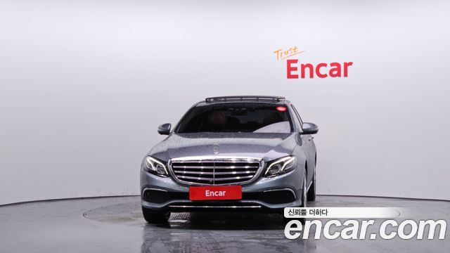 Mercedes-Benz E-Class E300 4MATIC Exclusive