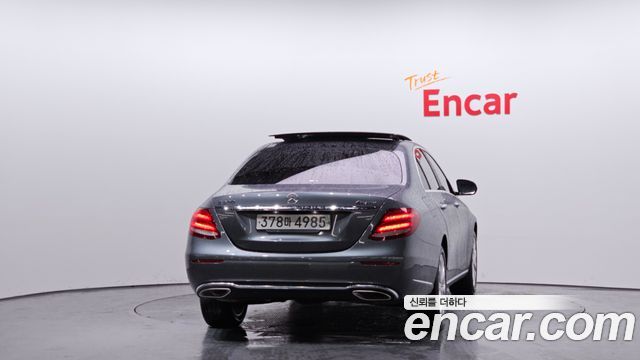 Mercedes-Benz E-Class E300 4MATIC Exclusive