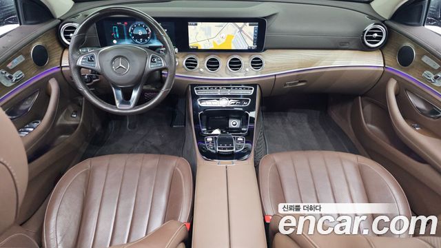 Mercedes-Benz E-Class E300 4MATIC Exclusive