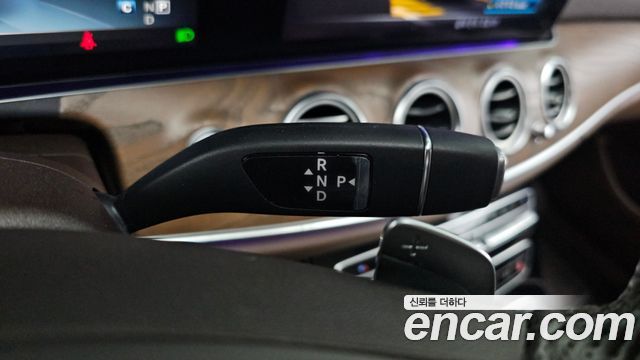 Mercedes-Benz E-Class E300 4MATIC Exclusive