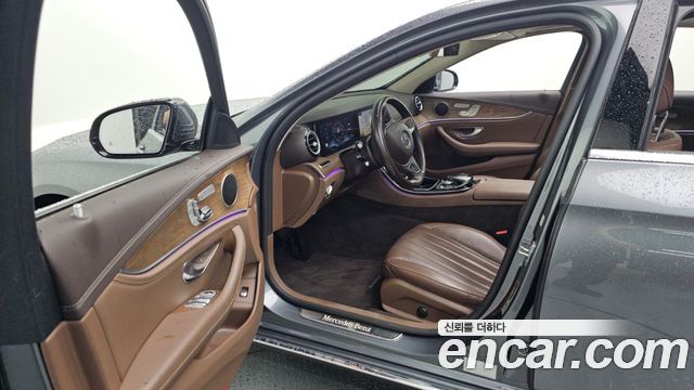 Mercedes-Benz E-Class E300 4MATIC Exclusive