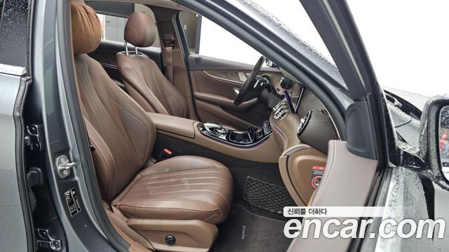 Mercedes-Benz E-Class E300 4MATIC Exclusive
