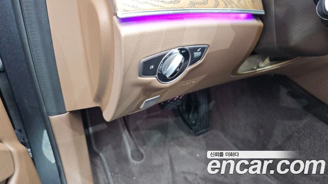Mercedes-Benz E-Class E300 4MATIC Exclusive