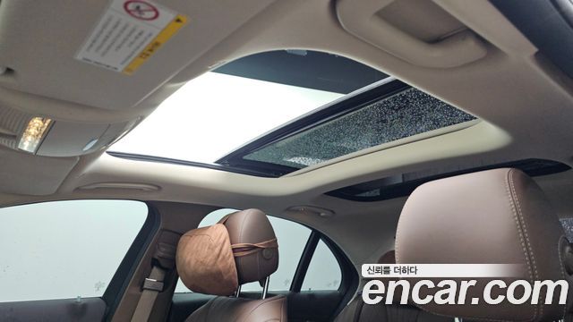 Mercedes-Benz E-Class E300 4MATIC Exclusive