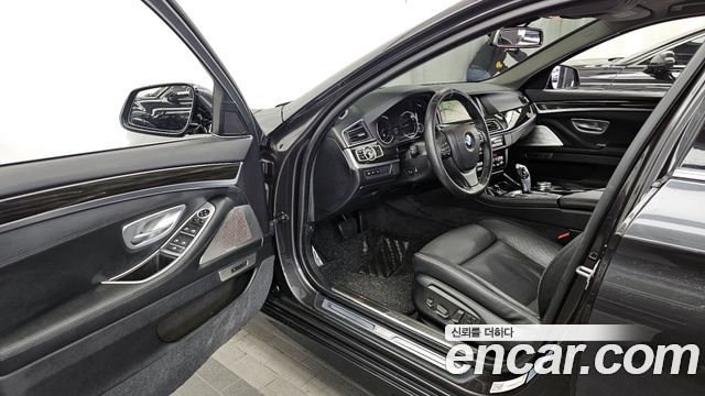 BMW 5-Series 520d xDrive Luxury Plus