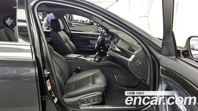 BMW 5-Series 520d xDrive Luxury Plus