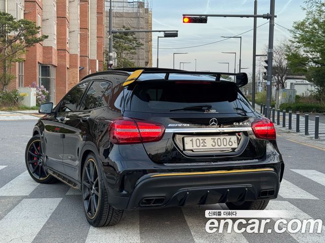 Mercedes-Benz GLA-Class GLA45 AMG 4MATIC 50th Edition