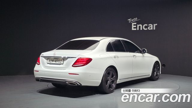 Mercedes-Benz E-Class E200 Avantgarde