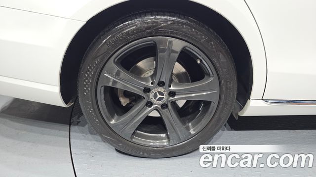 Mercedes-Benz E-Class E200 Avantgarde