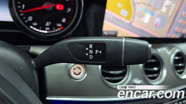 Mercedes-Benz E-Class E200 Avantgarde